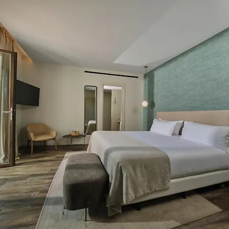 Отель Sant Jaume Design 5*